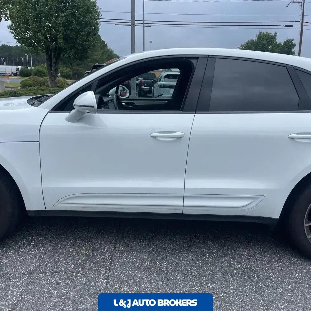 2024 Porsche Macan Base