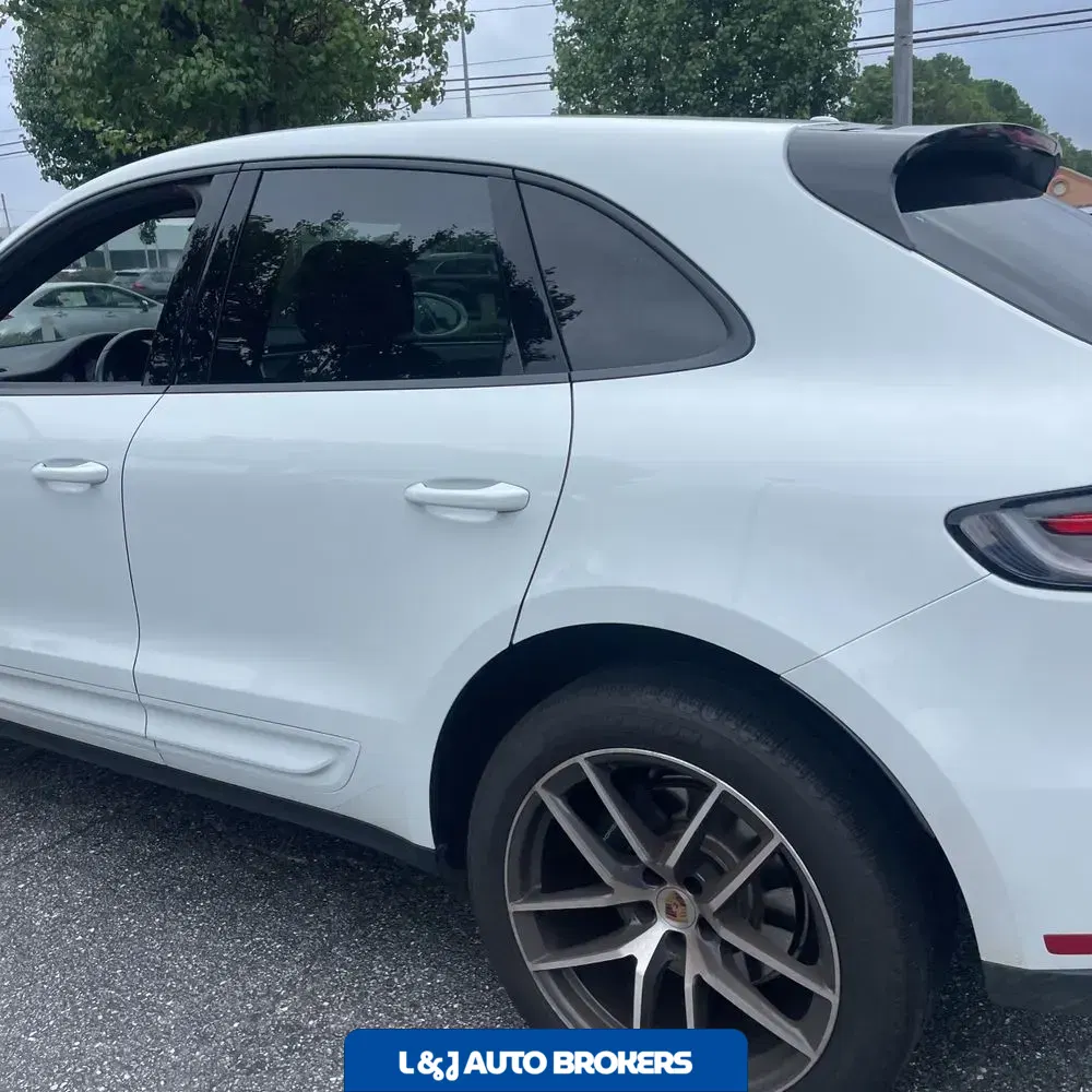 2024 Porsche Macan Base