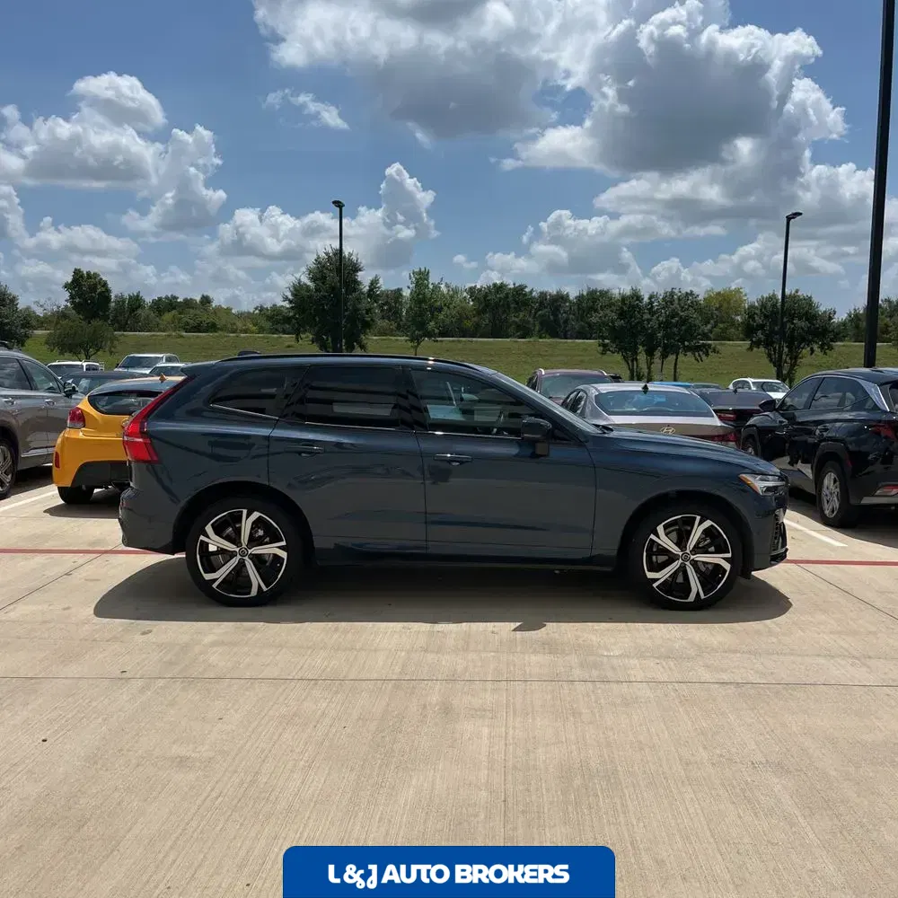 2024 Volvo XC60 T8 - Ultimate PHEV