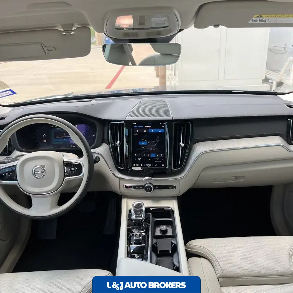 2024 Volvo XC60 T8 - Ultimate PHEV
