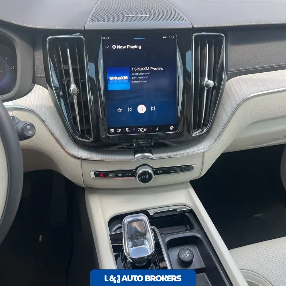2024 Volvo XC60 T8 - Ultimate PHEV