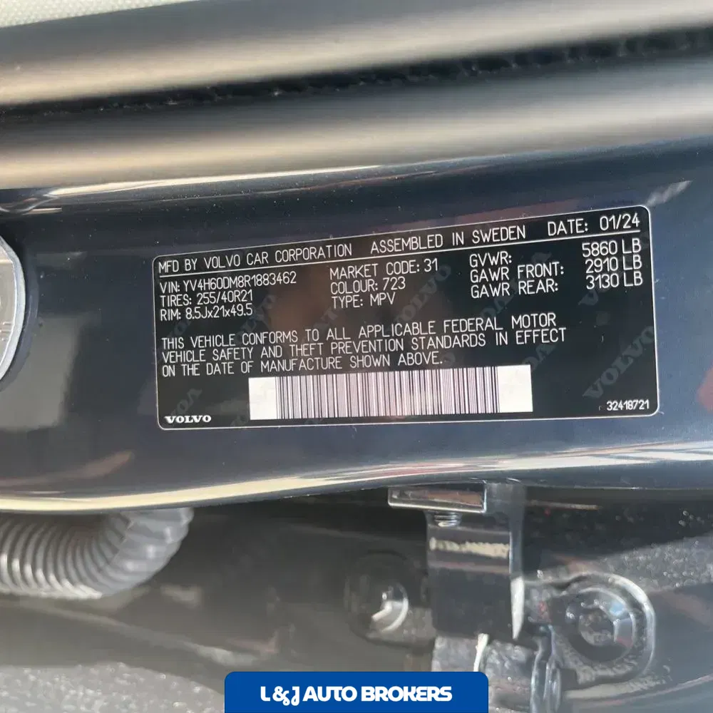 2024 Volvo XC60 T8 - Ultimate PHEV