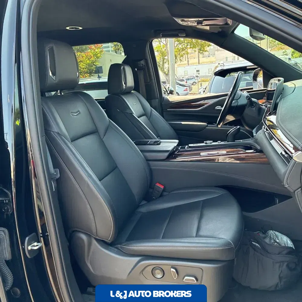 2023 Cadillac Escalade ESV Luxury