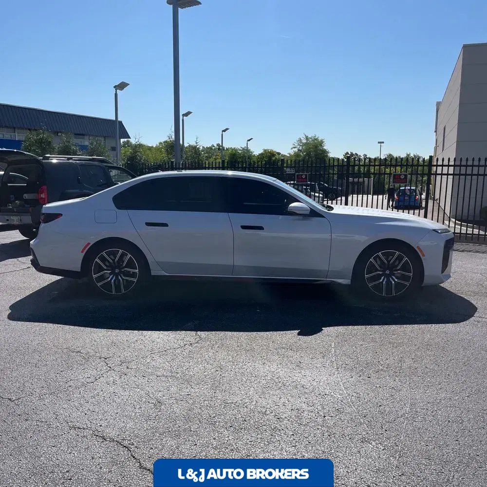 2023 BMW 7-Series 760xi