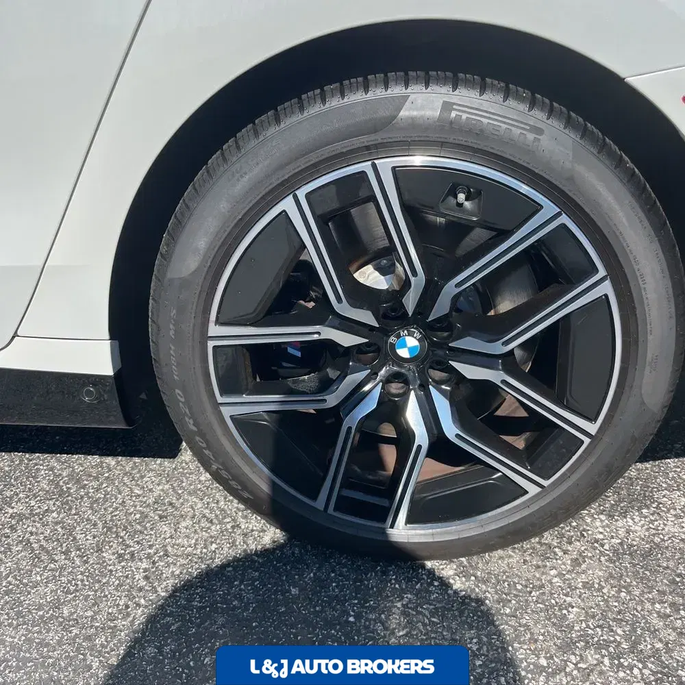 2023 BMW 7-Series 760xi