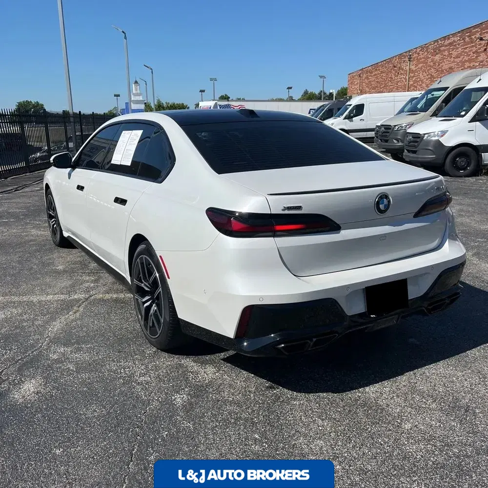 2023 BMW 7-Series 760xi