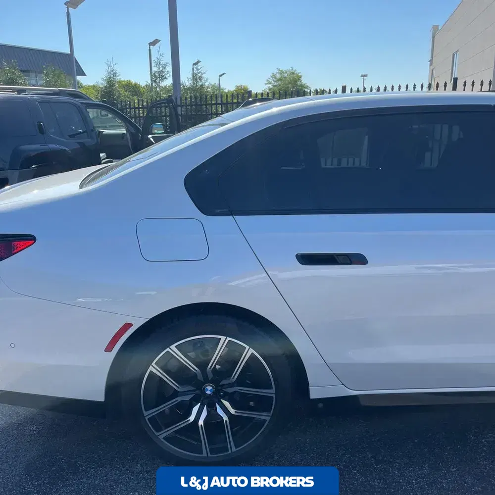 2023 BMW 7-Series 760xi