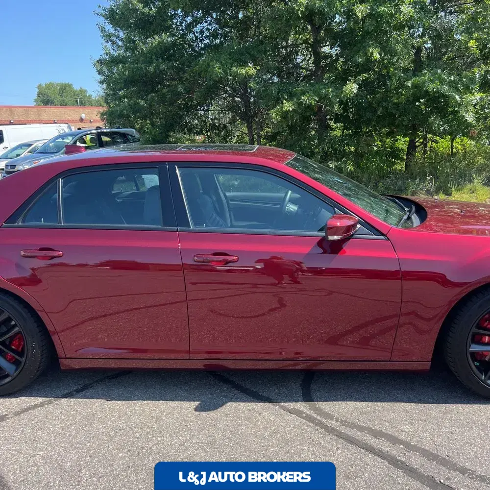 2023 Chrysler 300 C
