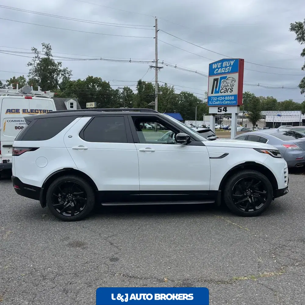 2024 Land Rover Discovery Dynamic SE P360