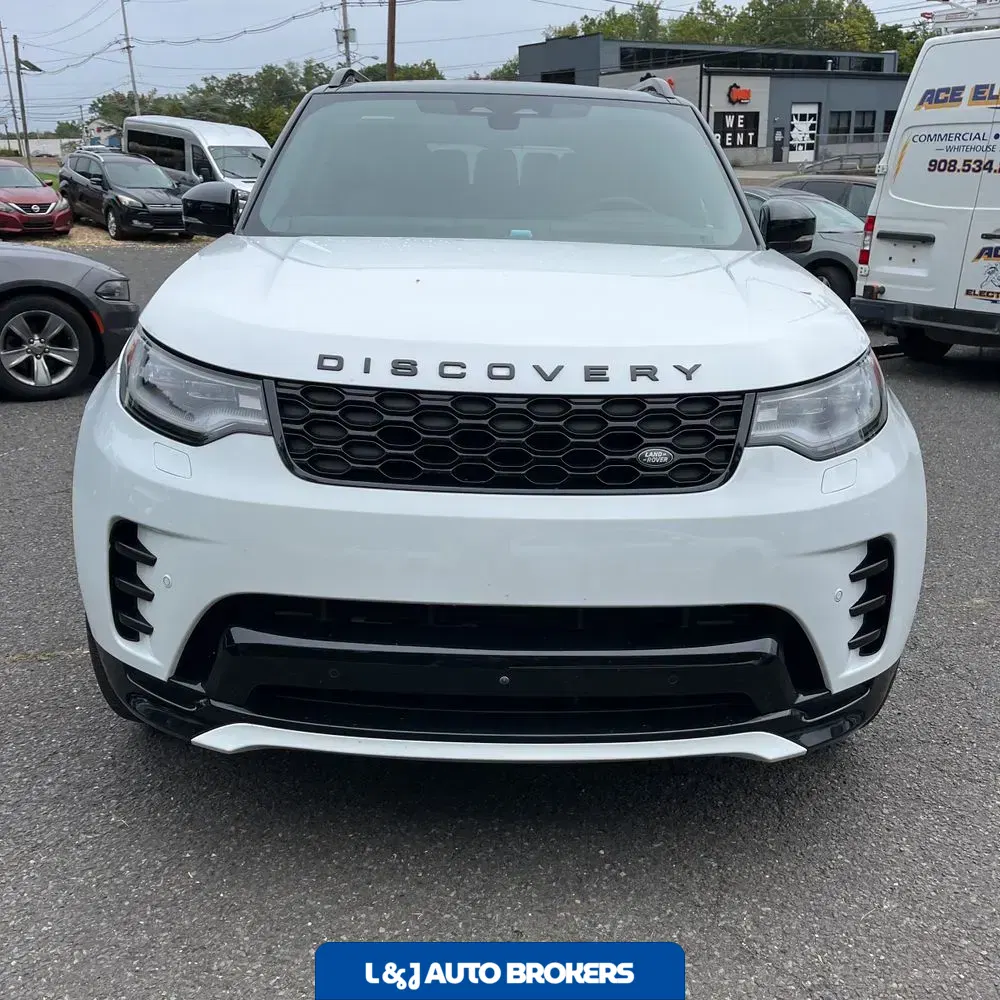 2024 Land Rover Discovery Dynamic SE P360