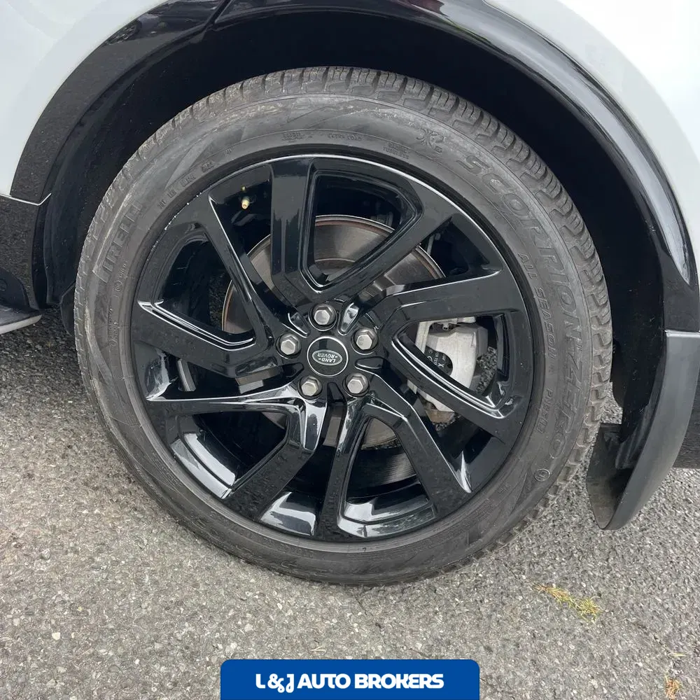 2024 Land Rover Discovery Dynamic SE P360