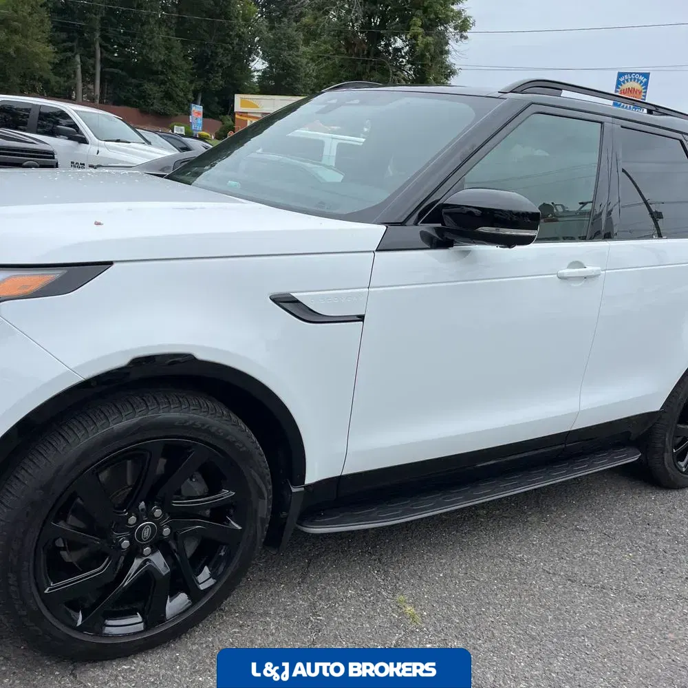 2024 Land Rover Discovery Dynamic SE P360