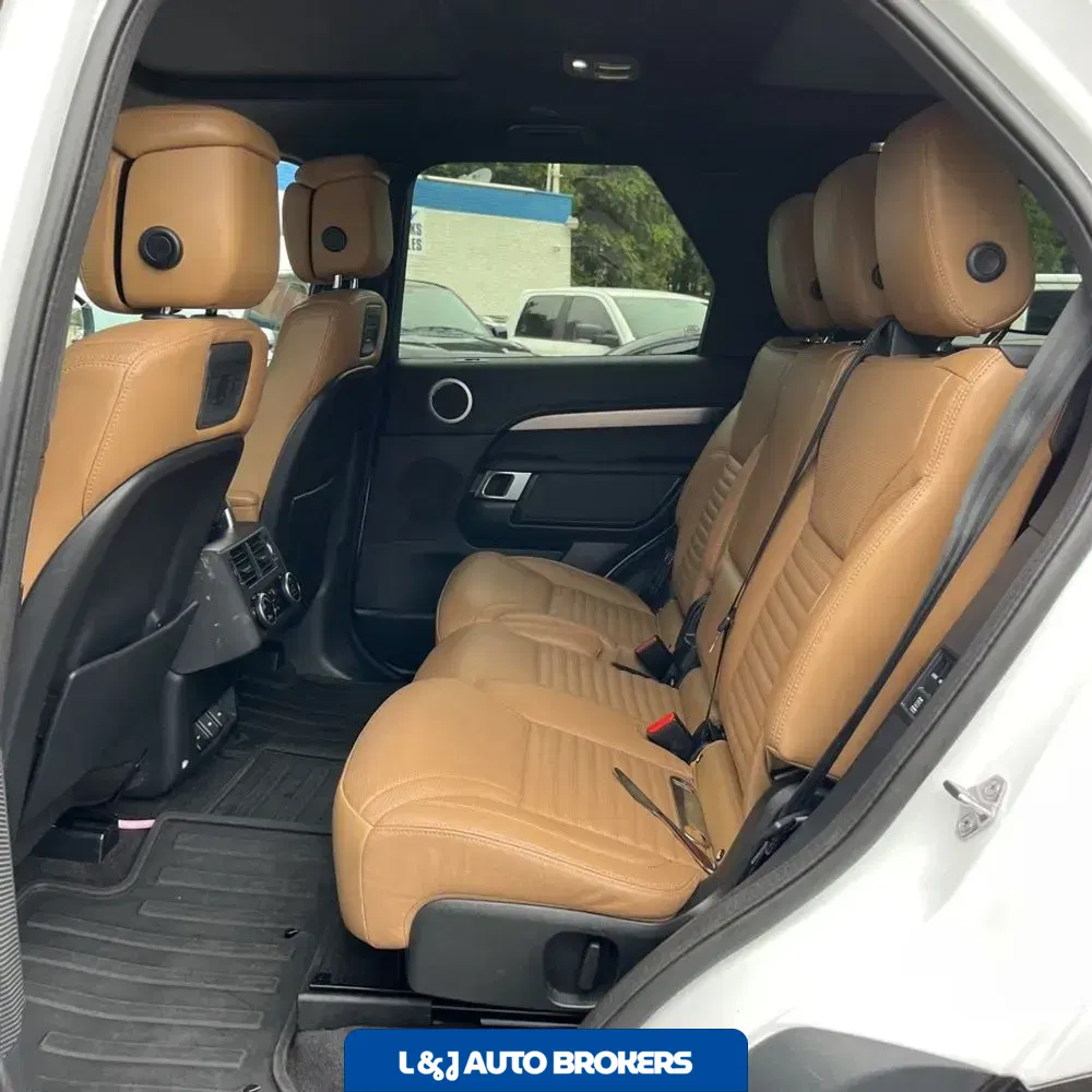 2024 Land Rover Discovery Dynamic SE P360
