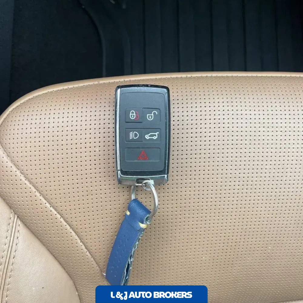2024 Land Rover Discovery Dynamic SE P360