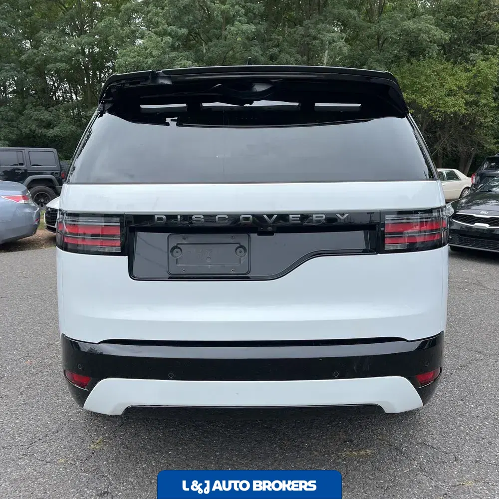 2024 Land Rover Discovery Dynamic SE P360