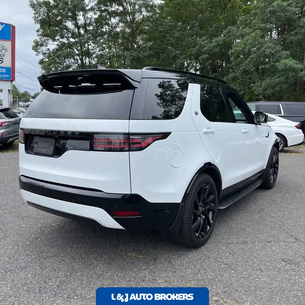 2024 Land Rover Discovery Dynamic SE P360