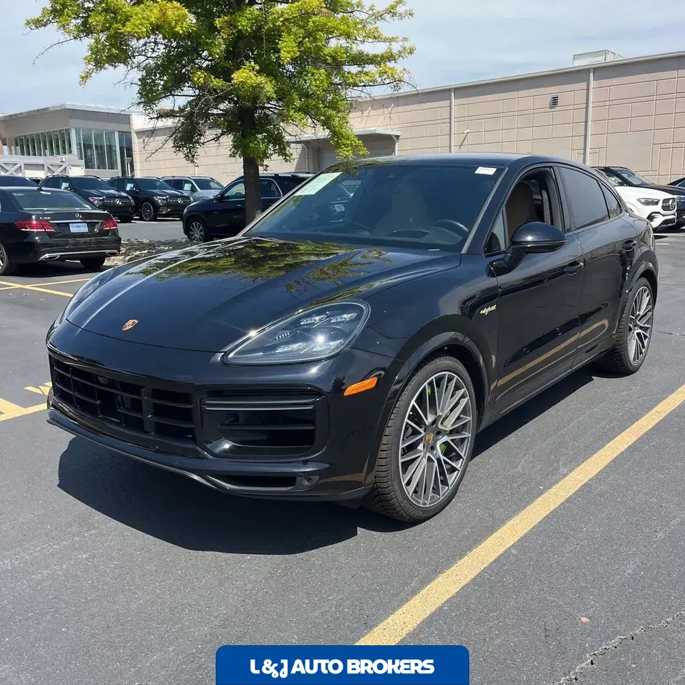 2022 Porsche Cayenne Turbo S E-Hybrid Coupe