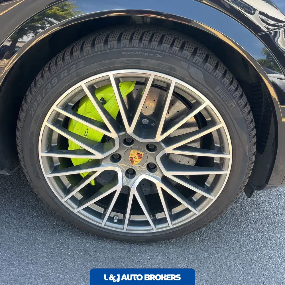 2022 Porsche Cayenne Turbo S E-Hybrid Coupe