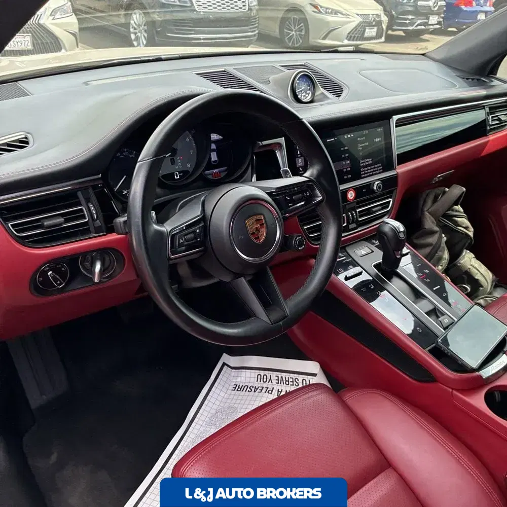 2022 Porsche Macan S