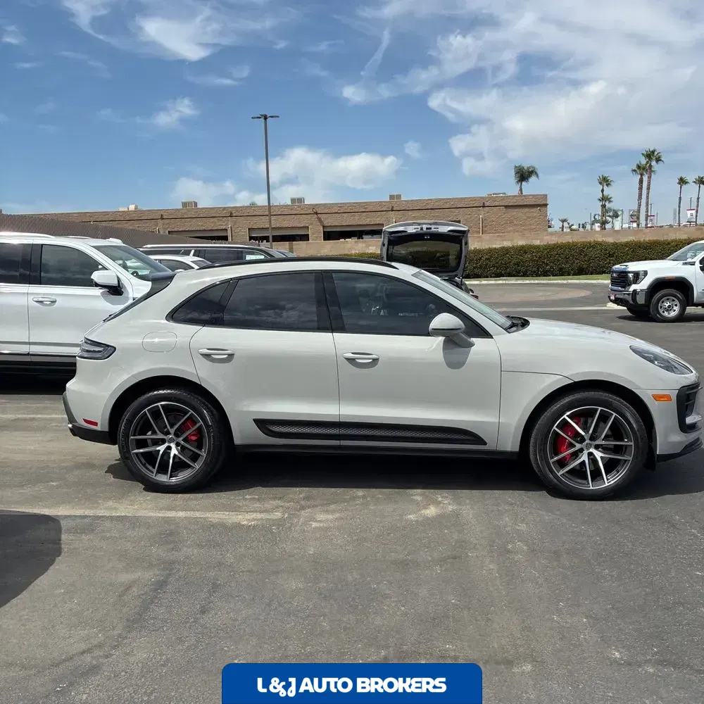 2022 Porsche Macan S