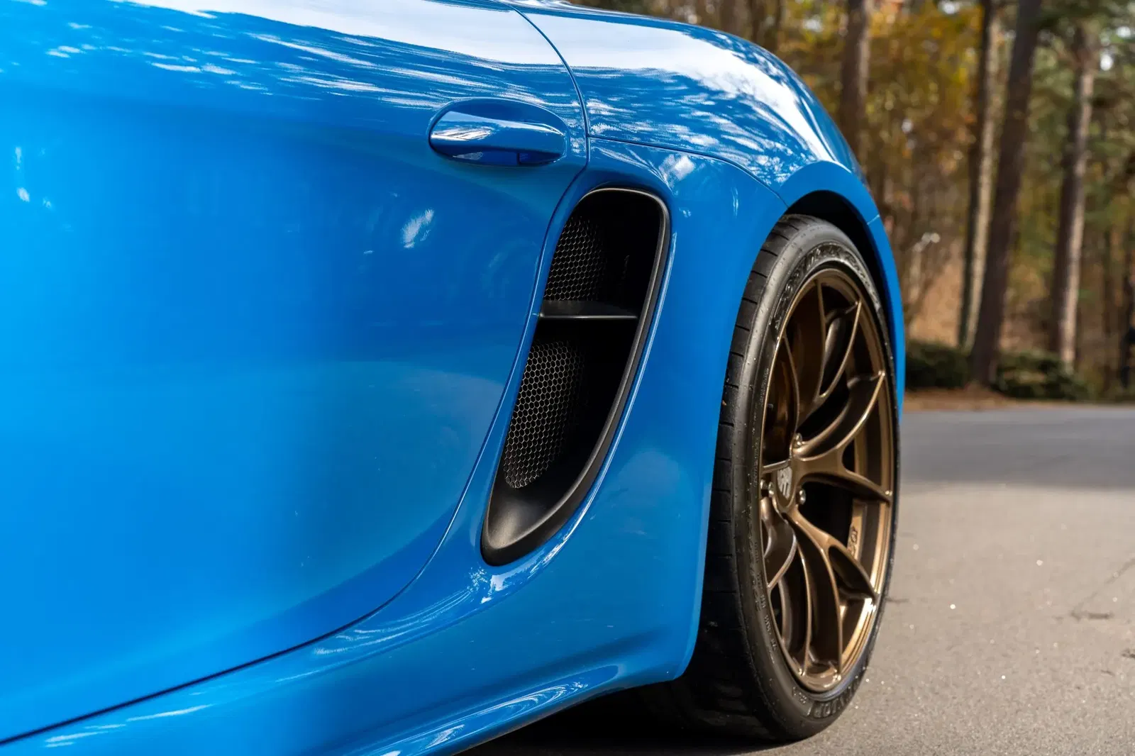 2022 Porsche 718 Spyder 6-Speed