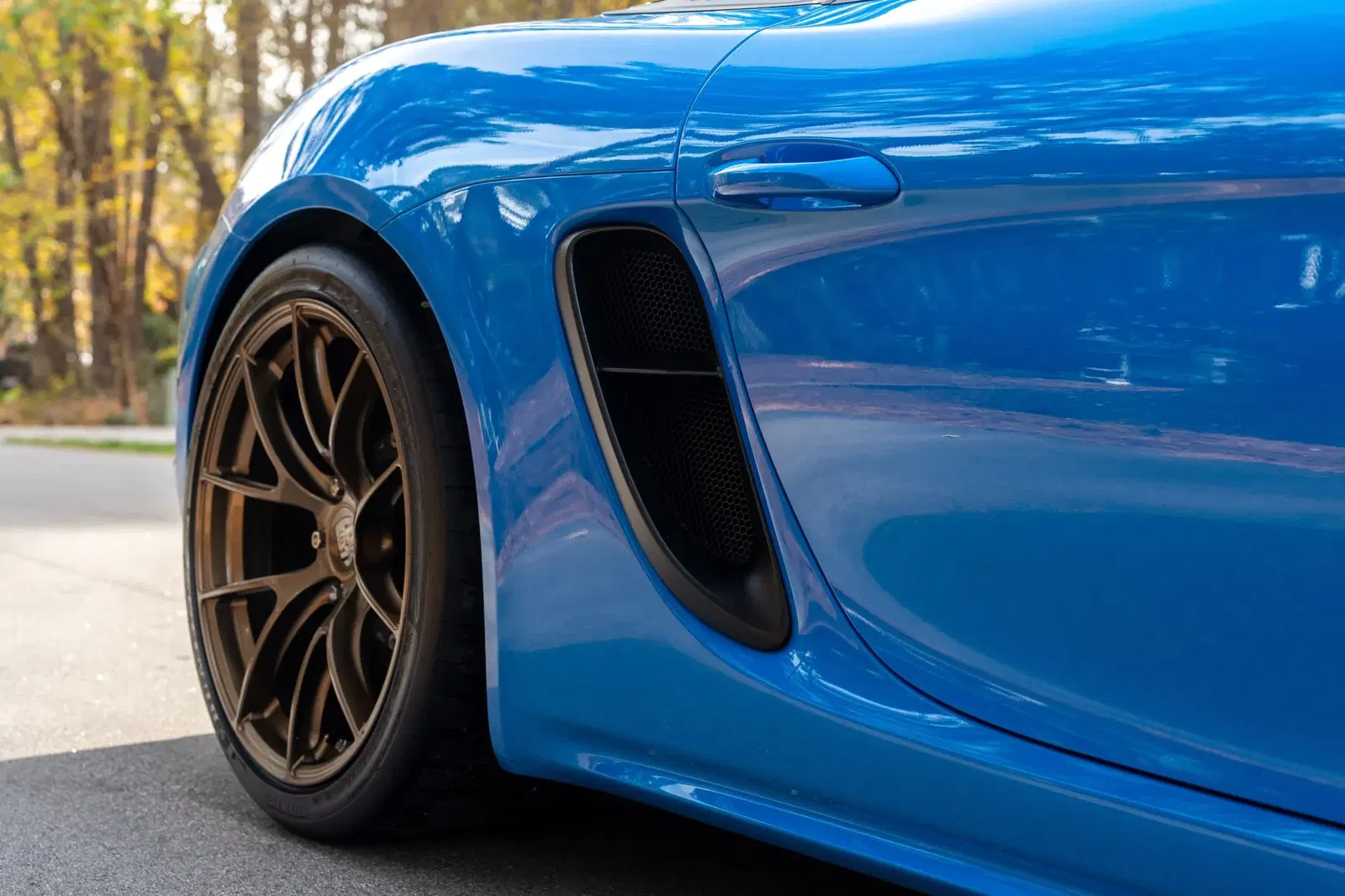 2022 Porsche 718 Spyder 6-Speed