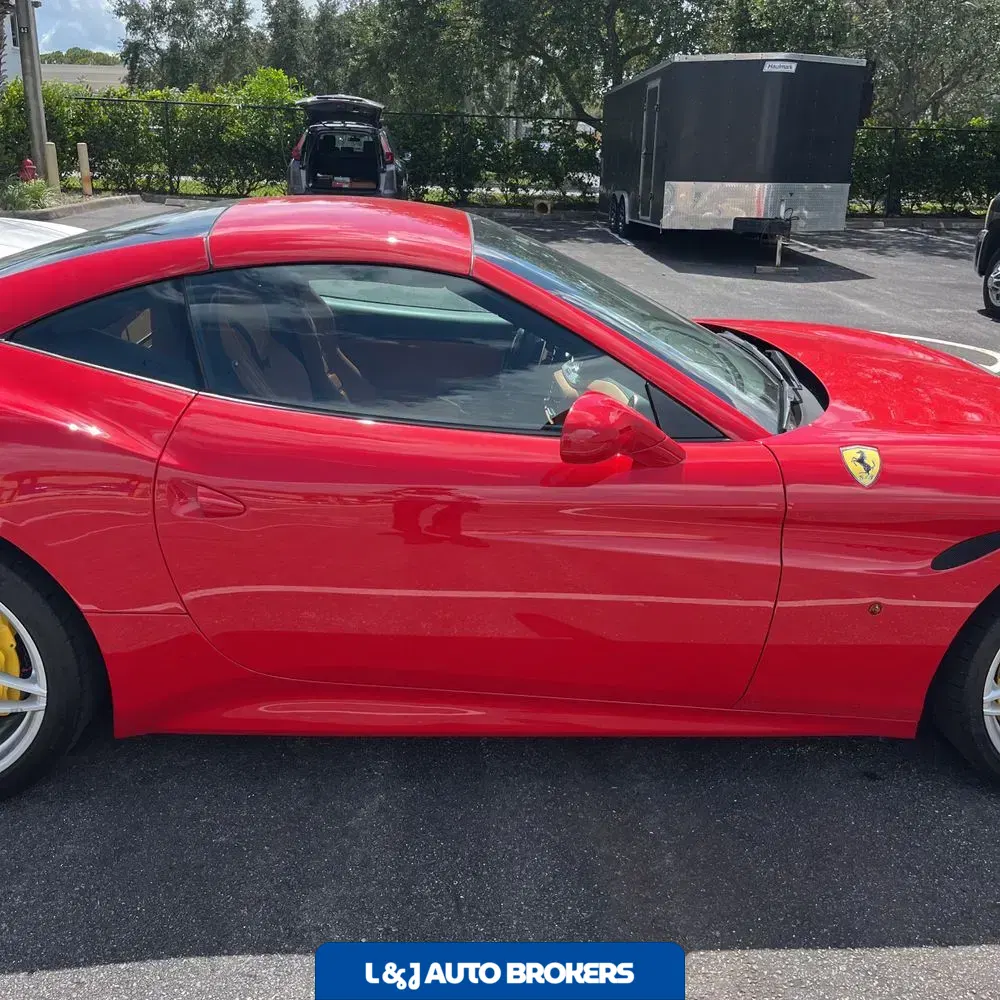 2016 Ferrari California T Base