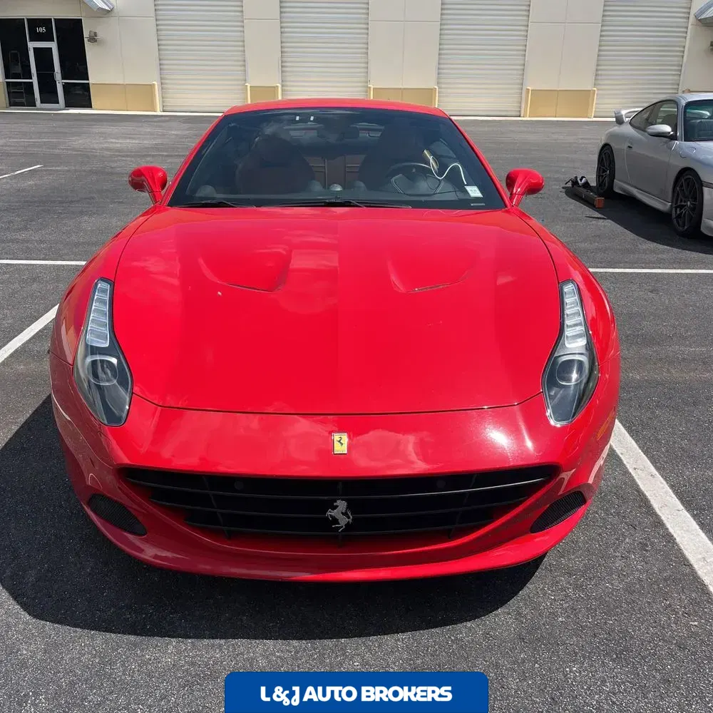 2016 Ferrari California T Base
