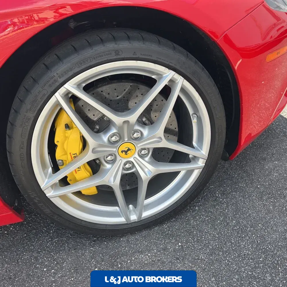 2016 Ferrari California T Base