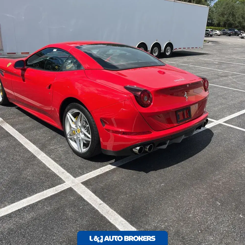 2016 Ferrari California T Base