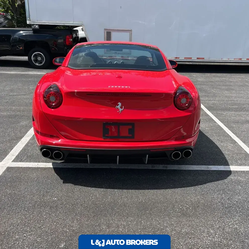 2016 Ferrari California T Base