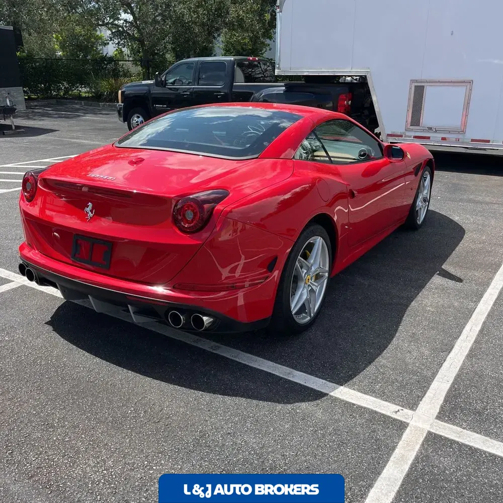 2016 Ferrari California T Base
