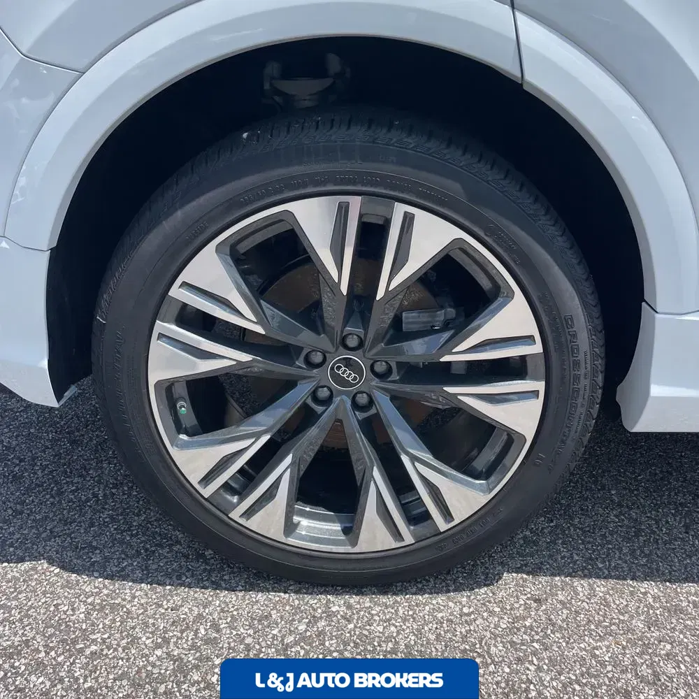2025 Audi Q8 Premium Plus 55