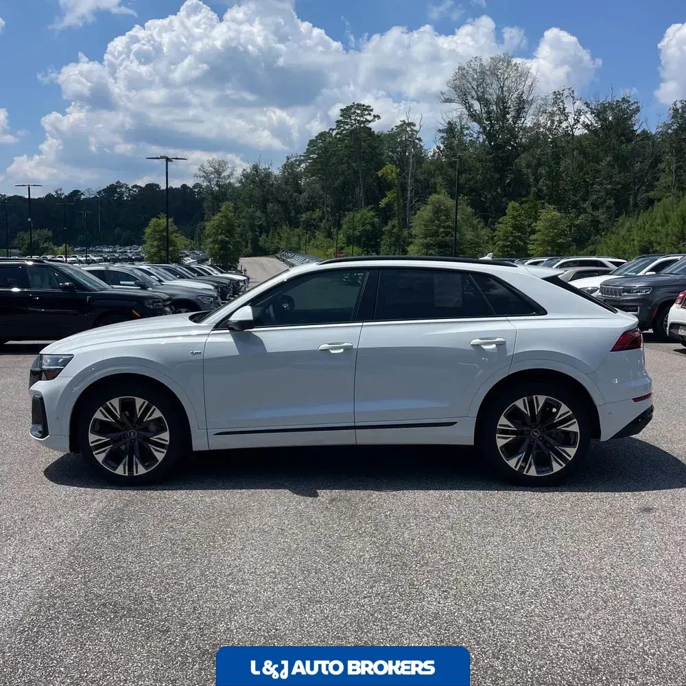2025 Audi Q8 Premium Plus 55