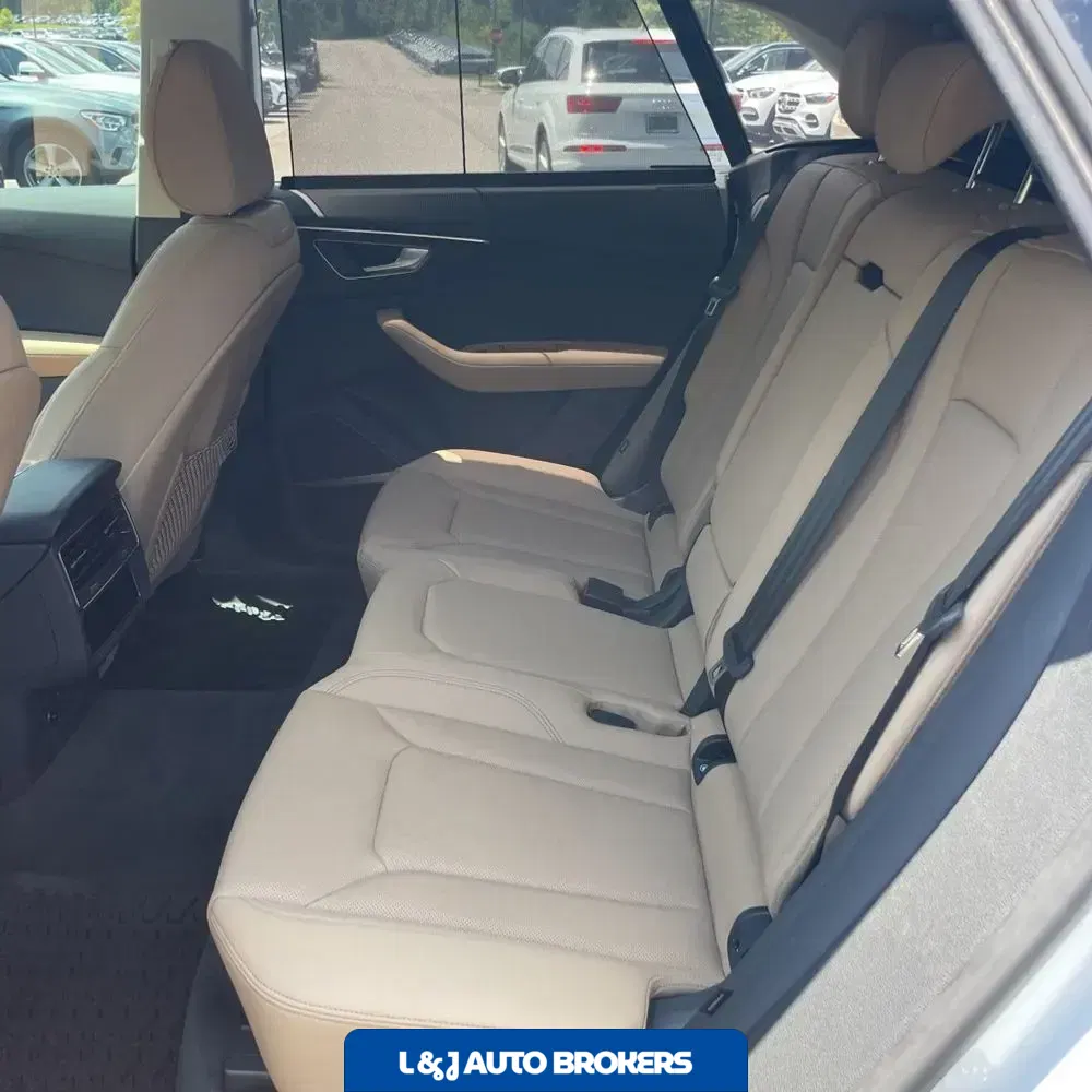 2025 Audi Q8 Premium Plus 55