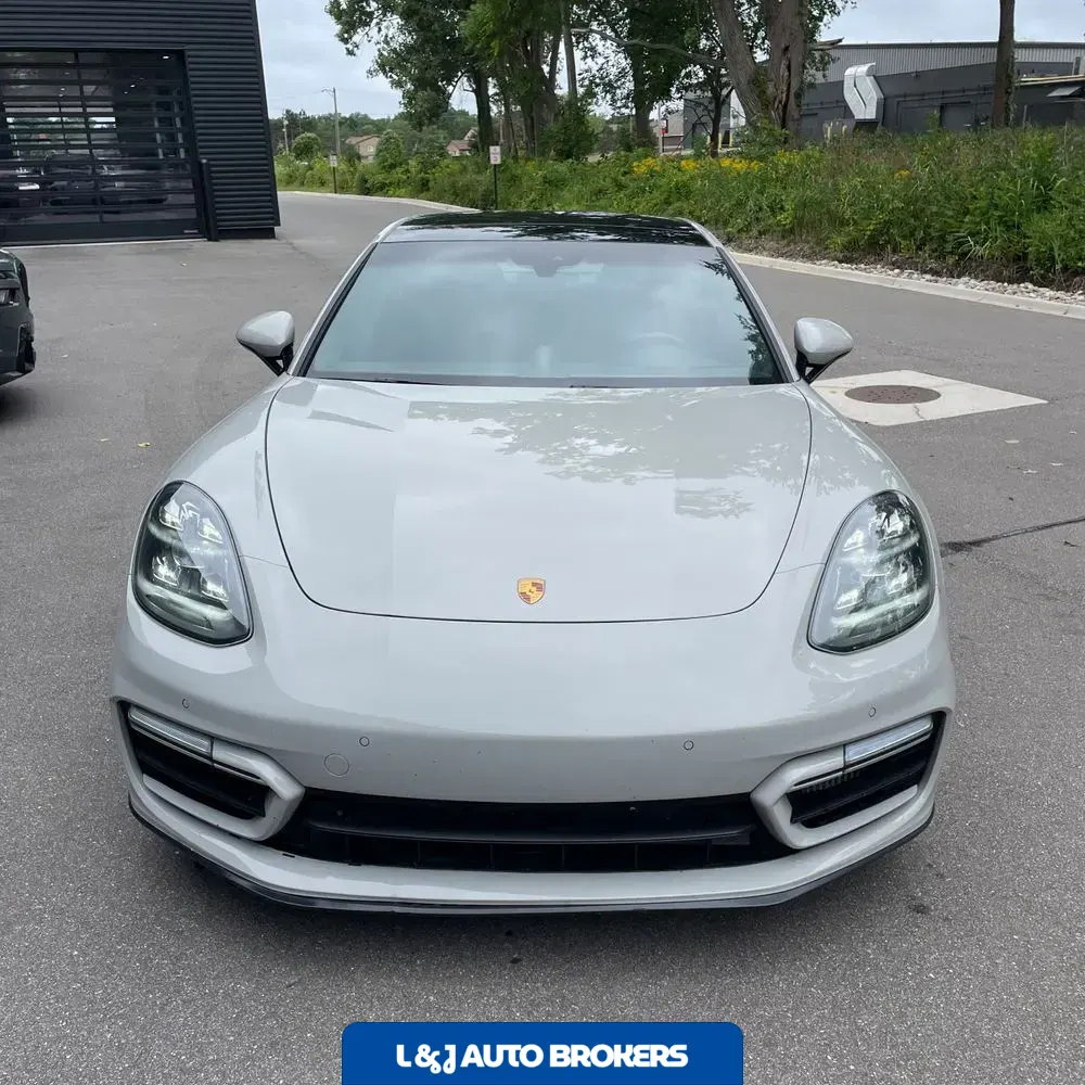 2022 Porsche Panamera GTS
