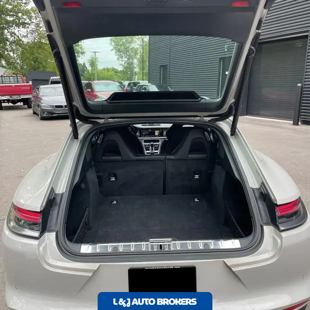 2022 Porsche Panamera GTS