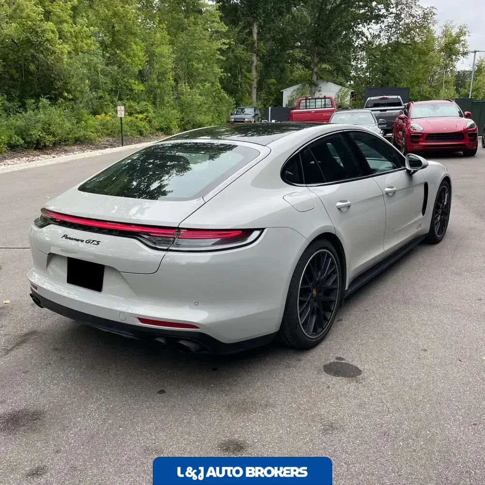 2022 Porsche Panamera GTS