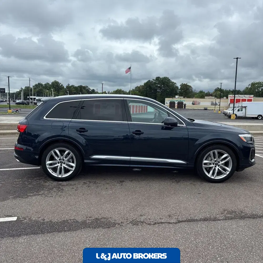 2025 Audi Q7 Premium Plus 55