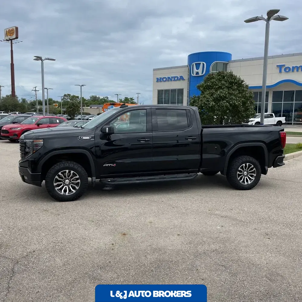 2023 GMC Sierra 1500 AT4