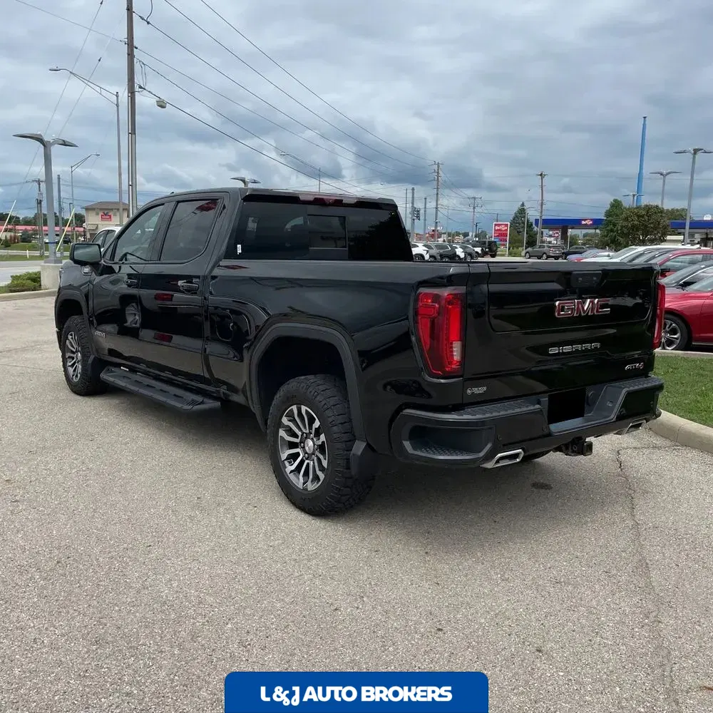 2023 GMC Sierra 1500 AT4