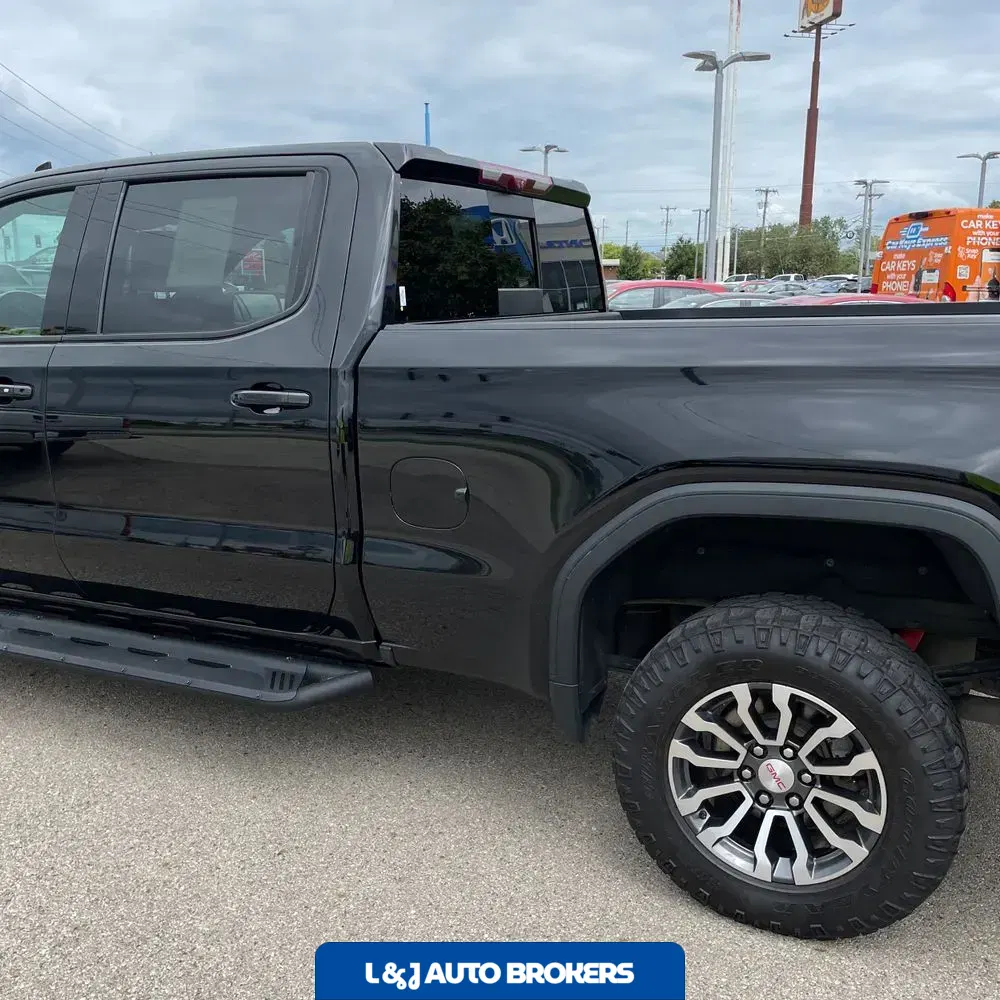 2023 GMC Sierra 1500 AT4