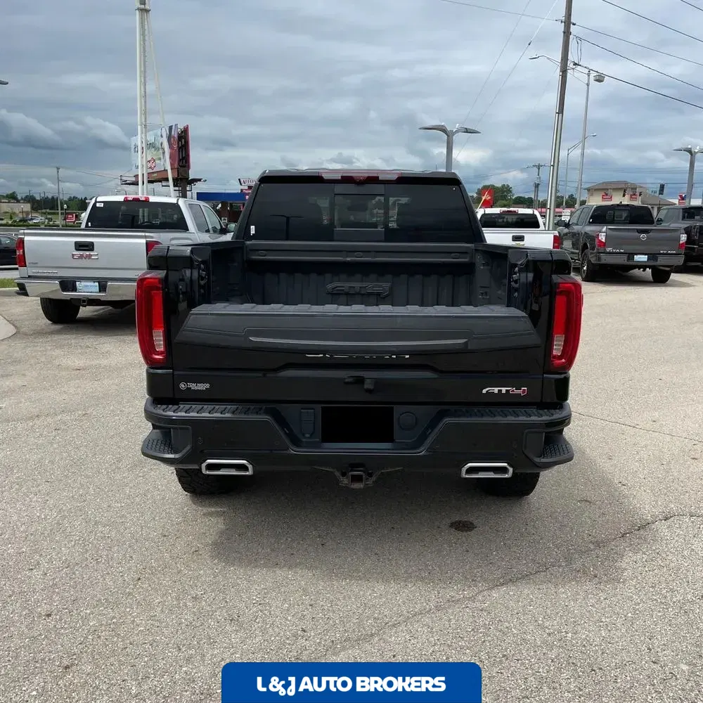 2023 GMC Sierra 1500 AT4