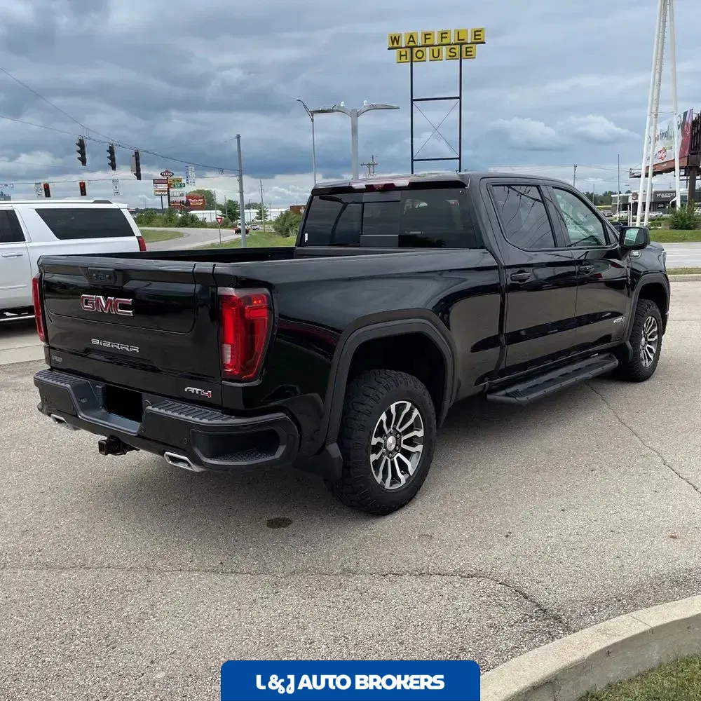 2023 GMC Sierra 1500 AT4
