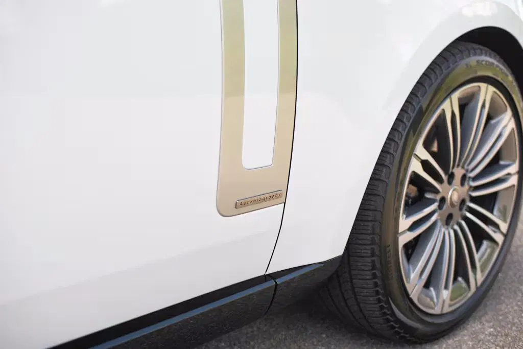 2023 Land Rover Range Rover P530 Autobiography LWB