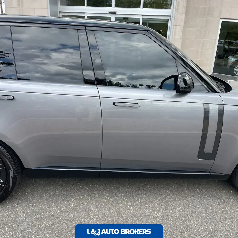 2023 Land Rover Range Rover SE