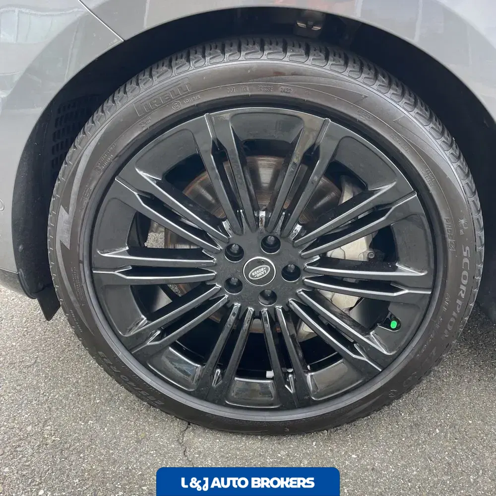 2023 Land Rover Range Rover SE