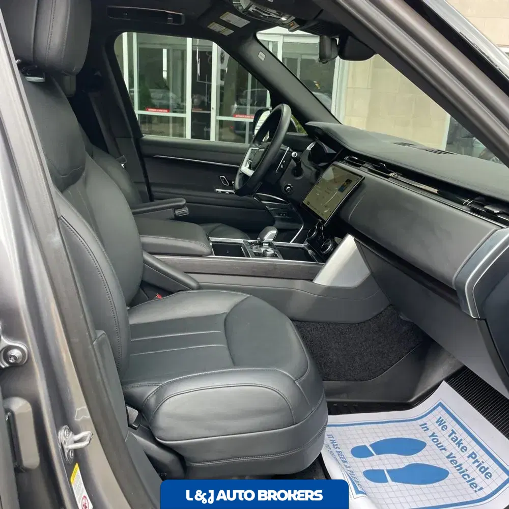 2023 Land Rover Range Rover SE