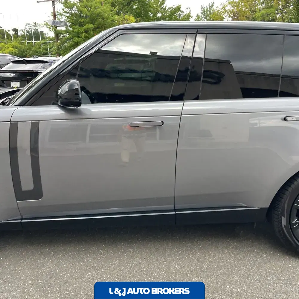 2023 Land Rover Range Rover SE
