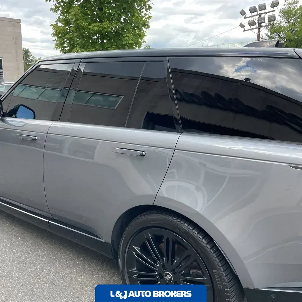 2023 Land Rover Range Rover SE
